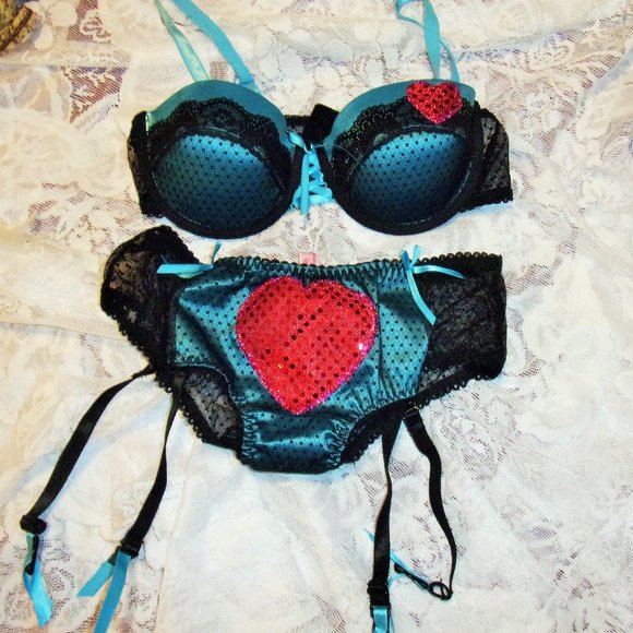 Rue21 Intimates & Sleepwear Whimsical Red Heart Bra Panty Garter